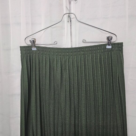 Simply Great By Weekenders Olive Green Pleated Maxi Skirt Boho Minimalist 34" - Picture 2 of 9